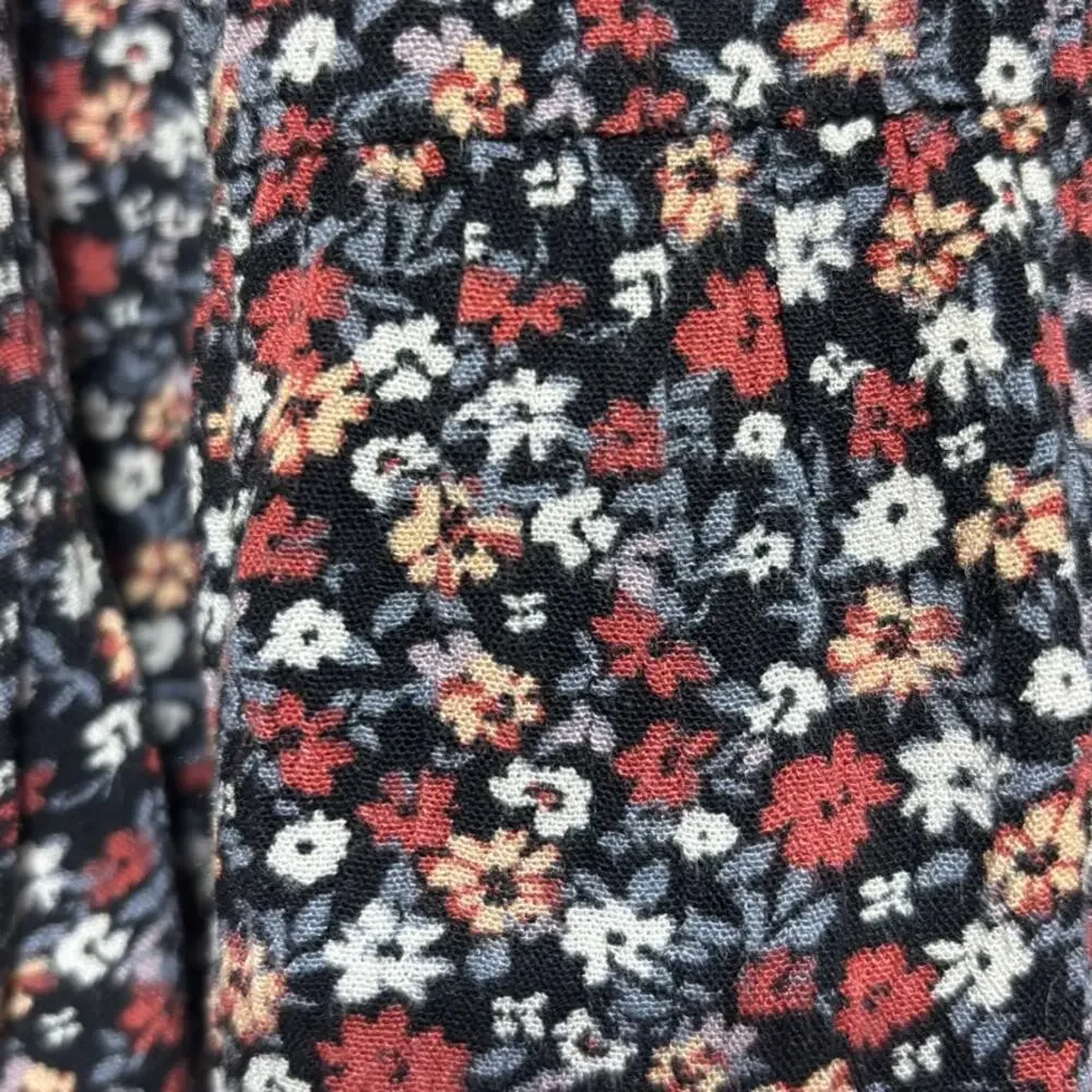 Paper Crane Black Floral Ruffle Sleeve Crop Top Blouse Women's Size Large - Picture 3 of 8